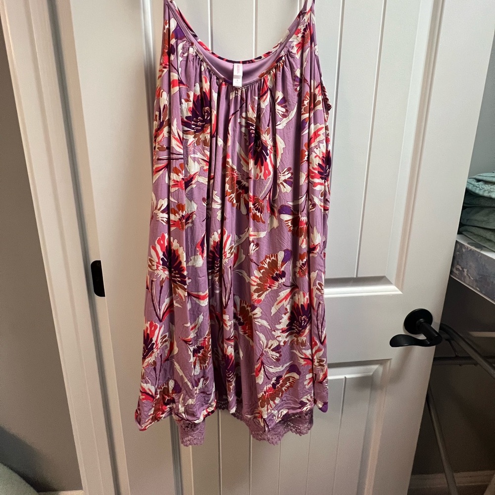 Women’s floral/tropical dress
